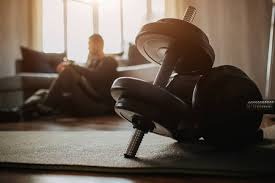 球迷调侃詹姆斯没头发，后者回应：你知道我有，而且多的是